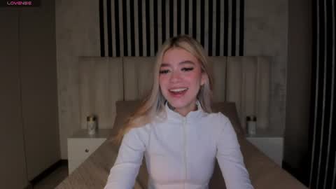 Snapshot of violetthansson chatting on July 29, 10:57 am Violett online show from July 29, 10:57 am