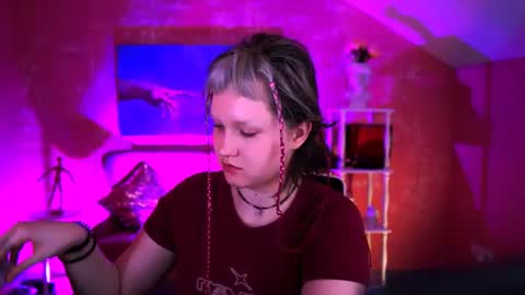 Snapshot of violettwoods chatting on July 20, 6:17 am Violett online show from July 20, 6:17 am