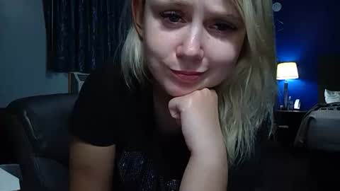 Violet Valentine online show from September 19, 1:23 pm