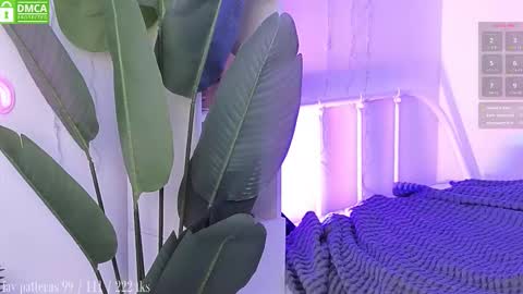 Snapshot of violetvio1ator chatting on March 21, 10:31 am Dommy mommy online show from March 21, 10:31 am