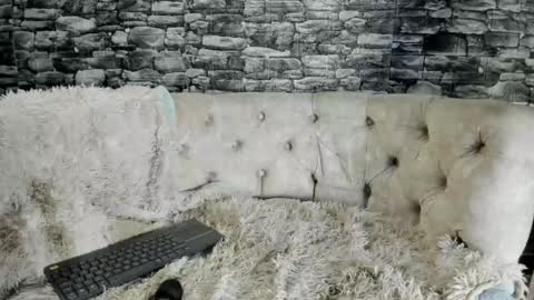 Snapshot of violetwinters_ chatting on May 4, 3:35 am violetwinters_ online show from May 4, 3:35 am