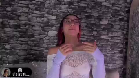 Snapshot of violetwinters_ chatting on June 11, 3:04 am violetwinters_ online show from June 11, 3:04 am
