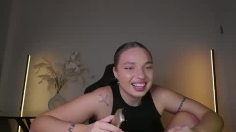 Snapshot of viollasinzz chatting on November 28, 8:06 am Violla online show from November 28, 8:06 am