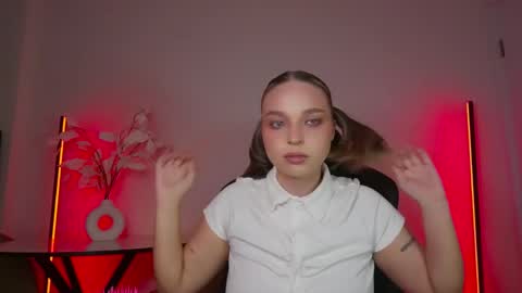 Snapshot of viollasinzz chatting on December 15, 10:30 am Violla online show from December 15, 10:30 am