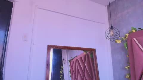 Snapshot of viollettaa_ chatting on September 25, 6:55 pm Violetta online show from September 25, 6:55 pm