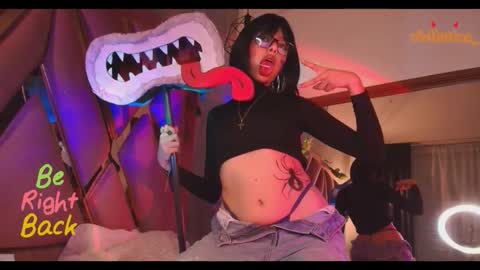 Snapshot of viollettaa_ chatting on November 3, 6:53 pm Violetta online show from November 3, 6:53 pm