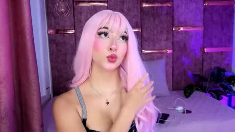 viollettebylyly online show from December 4, 12:14 pm