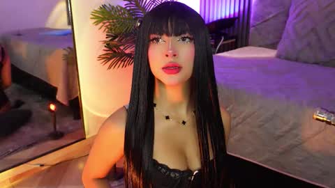 Snapshot of viollettebylyly chatting on February 17, 1:18 pm viollettebylyly online show from February 17, 1:18 pm