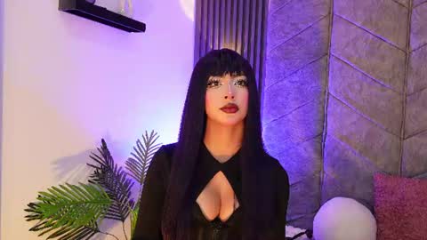 viollettebylyly online show from June 23, 12:25 pm