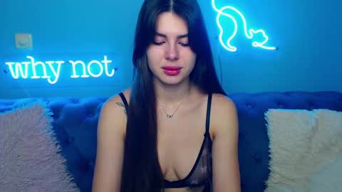 viollinalv online show from November 8, 5:51 am