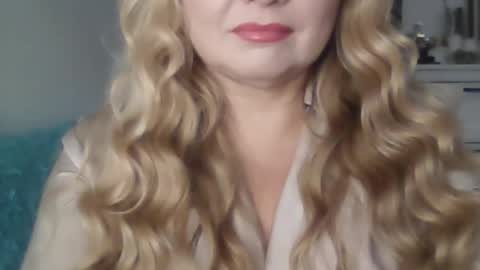 Snapshot of vionerra chatting on November 21, 10:19 pm Vionerra online show from November 21, 10:19 pm