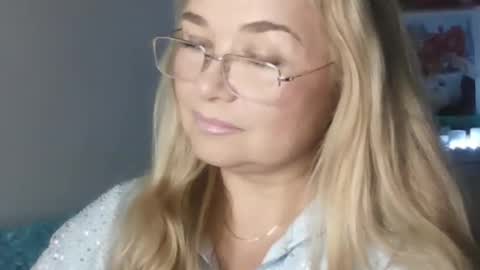 Snapshot of vionerra chatting on November 28, 4:20 pm Vionerra online show from November 28, 4:20 pm