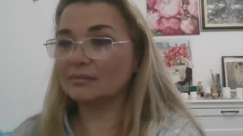 Snapshot of vionerra chatting on November 29, 2:42 pm Vionerra online show from November 29, 2:42 pm