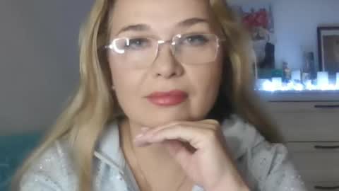 Snapshot of vionerra chatting on November 30, 5:28 pm Vionerra online show from November 30, 5:28 pm