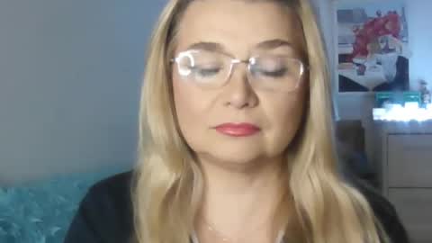 Snapshot of vionerra chatting on December 1, 8:58 pm Vionerra online show from December 1, 8:58 pm