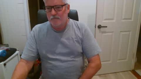 viper654321 online show from December 2, 7:57 am