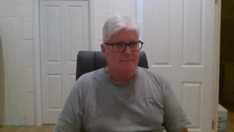 Snapshot of viper654321 chatting on April 17, 8:06 am viper654321 online show from April 17, 8:06 am