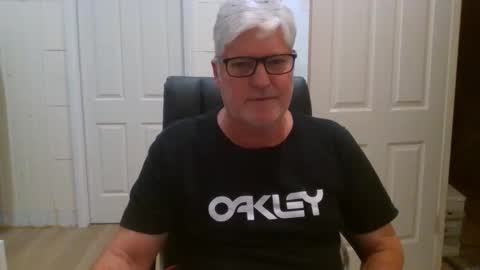 Snapshot of viper654321 chatting on April 20, 7:44 am viper654321 online show from April 20, 7:44 am