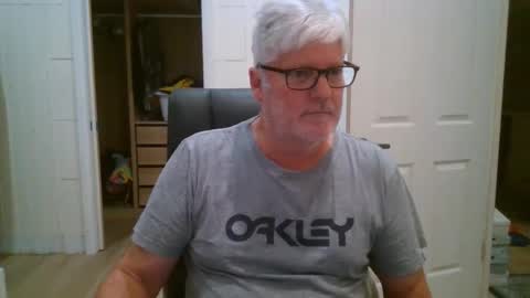 Snapshot of viper654321 chatting on April 26, 7:50 am viper654321 online show from April 26, 7:50 am