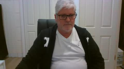 Snapshot of viper654321 chatting on June 9, 7:42 am viper654321 online show from June 9, 7:42 am