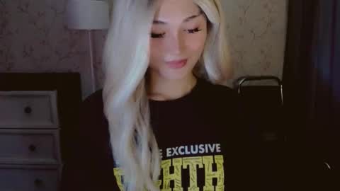 Pearl online show from March 18, 2:58 am