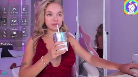 Snapshot of virrginchloee chatting on March 9, 2:37 am Chloe online show from March 9, 2:37 am