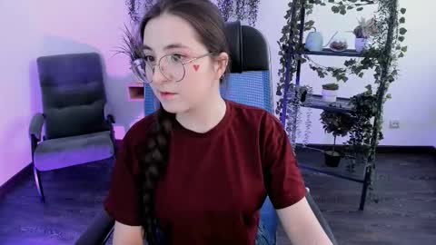 Snapshot of virtualvoyant chatting on February 13, 7:15 am your love online show from February 13, 7:15 am