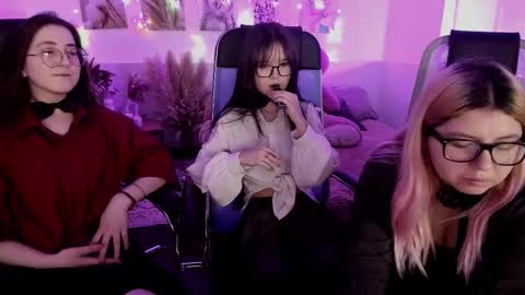 Snapshot of virtualvoyant chatting on March 1, 7:16 pm your love online show from March 1, 7:16 pm