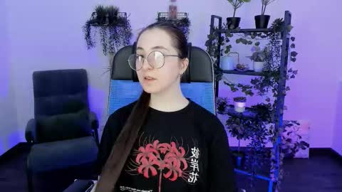 Snapshot of virtualvoyant chatting on March 25, 4:35 pm your love online show from March 25, 4:35 pm