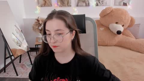 Snapshot of virtualvoyant chatting on March 27, 6:52 am your love online show from March 27, 6:52 am