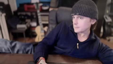 VisitorQ online show from December 24, 8:49 pm