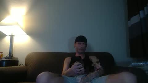 Snapshot of vitamnd93 chatting on December 14, 7:36 am vitamnd93 online show from December 14, 7:36 am