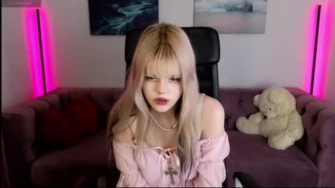 Snapshot of vitamorphosis chatting on March 28, 9:25 pm Vita online show from March 28, 9:25 pm