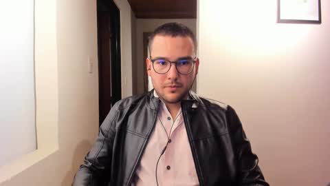 Vito Ferrer online show from February 13, 12:24 am