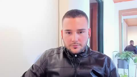 Vito Ferrer online show from February 18, 5:10 pm