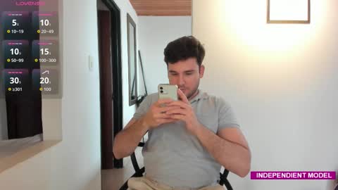 Vito Ferrer online show from September 18, 7:16 pm