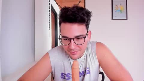 Vito Ferrer online show from October 23, 3:33 pm