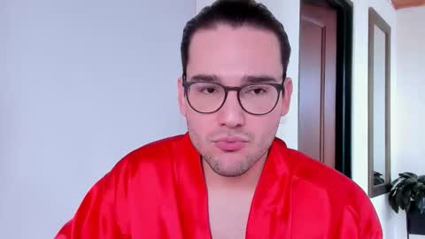 Vito Ferrer online show from November 12, 4:29 pm