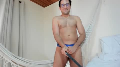 Snapshot of vito_ferrero chatting on February 18, 4:03 pm Vito Ferrer online show from February 18, 4:03 pm