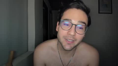 Snapshot of vito_ferrero chatting on February 19, 11:34 pm Vito Ferrer online show from February 19, 11:34 pm