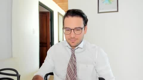 Snapshot of vito_ferrero chatting on March 16, 3:49 pm Vito Ferrer online show from March 16, 3:49 pm