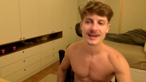 Snapshot of vitoraugustoxxx chatting on April 7, 10:09 pm vitoraugustoxxx online show from April 7, 10:09 pm
