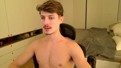 Snapshot of vitoraugustoxxx chatting on April 27, 2:37 pm vitoraugustoxxx online show from April 27, 2:37 pm
