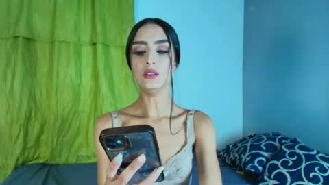 vitoriia_ online show from June 18, 4:46 am