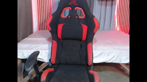 Snapshot of viva_max chatting on November 29, 9:23 am Kylie online show from November 29, 9:23 am