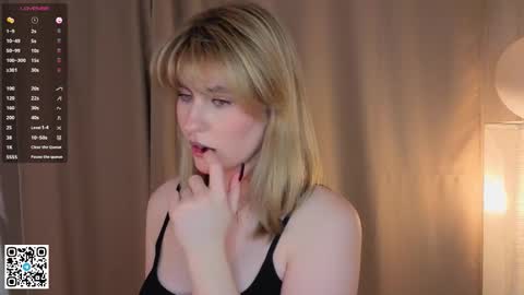 Snapshot of vivandellapenna chatting on November 12, 6:19 pm Melissa online show from November 12, 6:19 pm