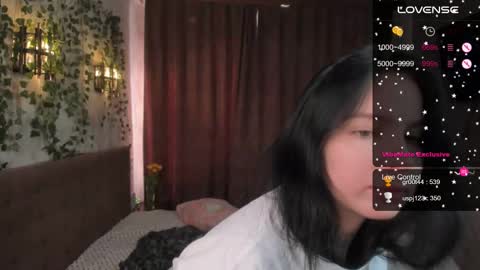 Snapshot of vivi__squirrel chatting on March 9, 8:40 am Vivi online show from March 9, 8:40 am