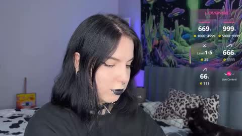 Snapshot of vivi__squirrel chatting on November 6, 7:09 am Vivi online show from November 6, 7:09 am