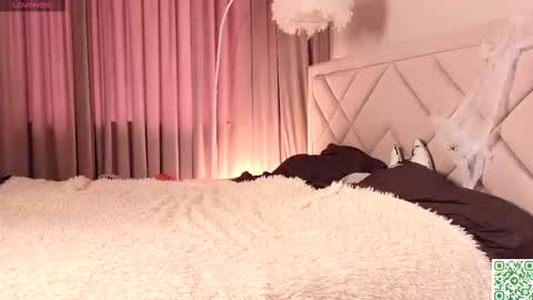 You like my friends can call me LUNA  This is my first day here online show from November 1, 7:10 am