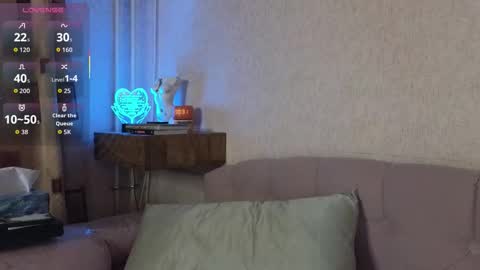 vivian_alison online show from March 24, 9:31 pm